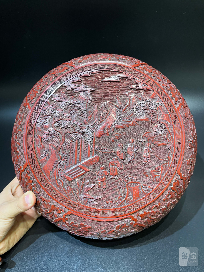 清乾隆 剔红庭院高士、花卉纹大捧盒 - 图5
